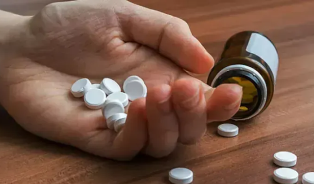 Alanya’da Endişe Veren Görüntü: Genç Yolda Yürümekte Zorlandı