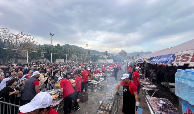 Alanya Sahili Hamsi Koktu: Festival Coşkuyla Başladı