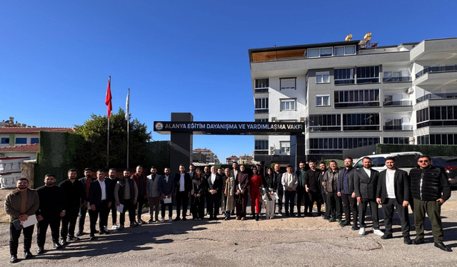 Alanya Eğitim Dayanışma Ve Yardım Vakfı Genç Temsilcileriyle Sahaya Çıkıyor