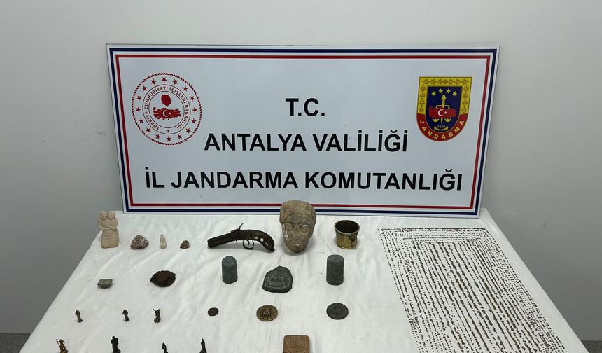 Antalya’da Tarihi Eser Satarken Yakalandı