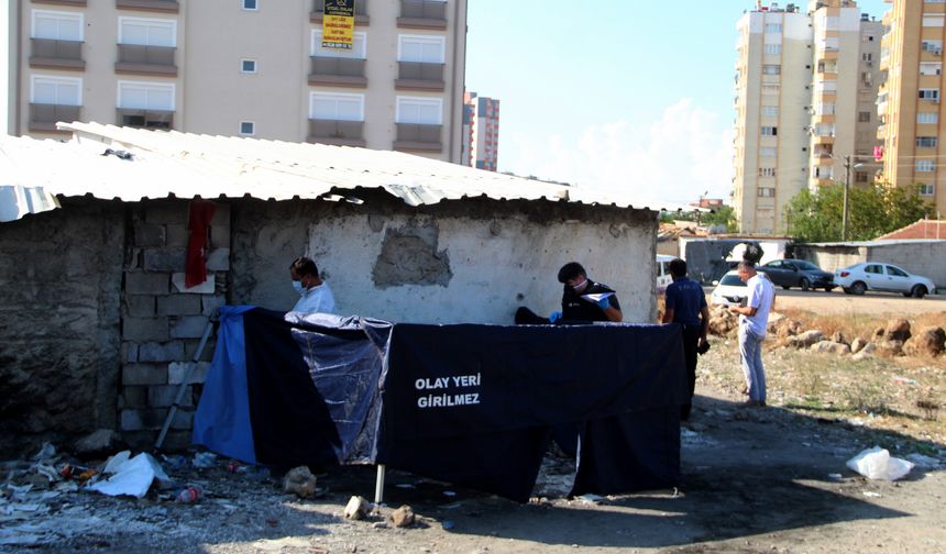 Antalya’da Boş Arazide Kimliği Belirsiz Ceset Bulundu