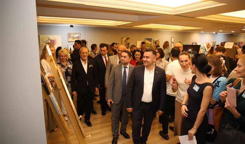 Alanya'da 8. Uluslararası Sanat Sergisi Açıldı