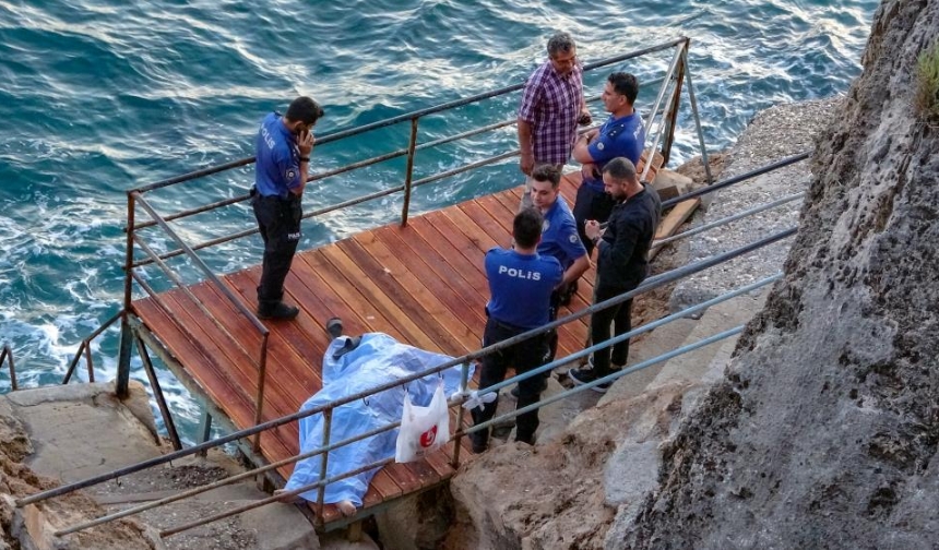 Antalya’ya Tatil İçin Gelen Alman Turist Denizde Hayatını Kaybetti