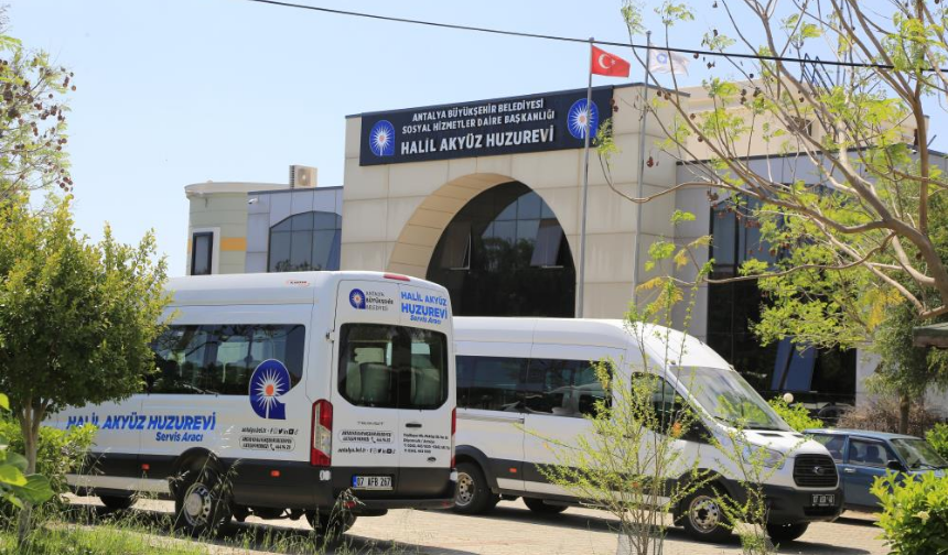 Antalya’da Huzurevinde Bıçakla Dehşet Saçtı! 2 Ölü 1 Yaralı
