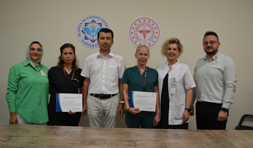 Sağlık Bakanlığı’ndan Alanya’da İki Sağlık Personeline Teşekkür Belgesi