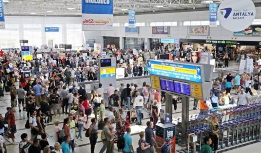 Antalya Havalimanı Rekorlara Doymuyor! Yeni Rekoru Bakan Uraloğlu Duyurdu
