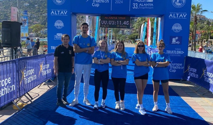 ALKÜ Öğrencilerinden Alanya Avrupa Triatlon Kupasında Örnek Gönüllülük