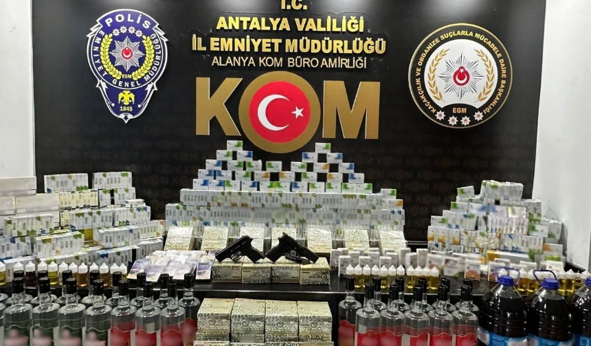 Antalya'da Büyük Kaçakçılık Operasyonu! 11 Gözaltı ve Çok Sayıda Yasa Dışı Malzeme Ele Geçirildi