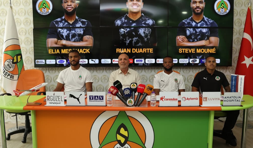 Alanyaspor’dan Son Gün Hücumu: 3 Önemli İsim İmzayı Attı