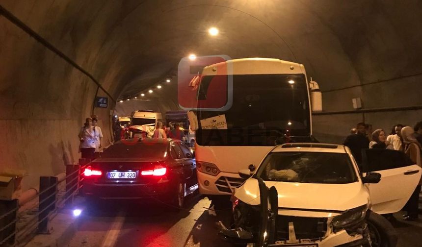Alanya Tünelde Zincirleme Trafik Kazası: İşte Görüntüler