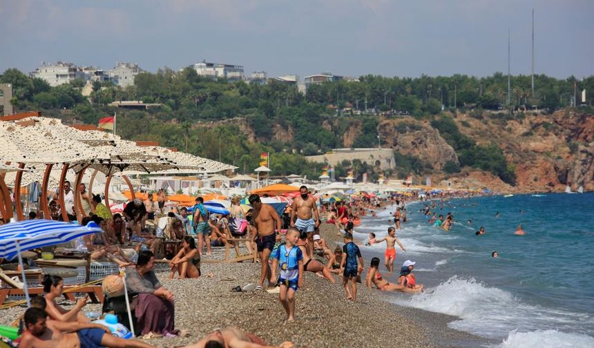 Turizm Sektörüne Operasyon Düznlendi: Antalya'lı 'Otelciler Kralı' Gözaltında