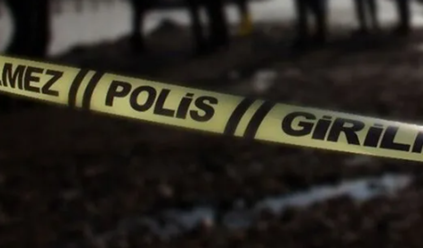 Antalya Serik'te Fotoğraf Çekiminden Dönen 2 Lise Öğrencisine Otomobil Çarptı