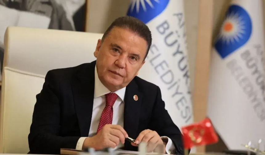 Muhittin Böcek Hem Başkanlıktan Hem Yönetim Kurulu Üyeliğinden Ayrıldı