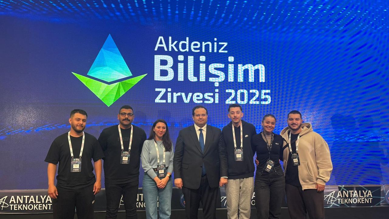 Alanya Üniversitesi, 5 Aralık Bilişim Zirvesi Antalya'da Yerini Aldı